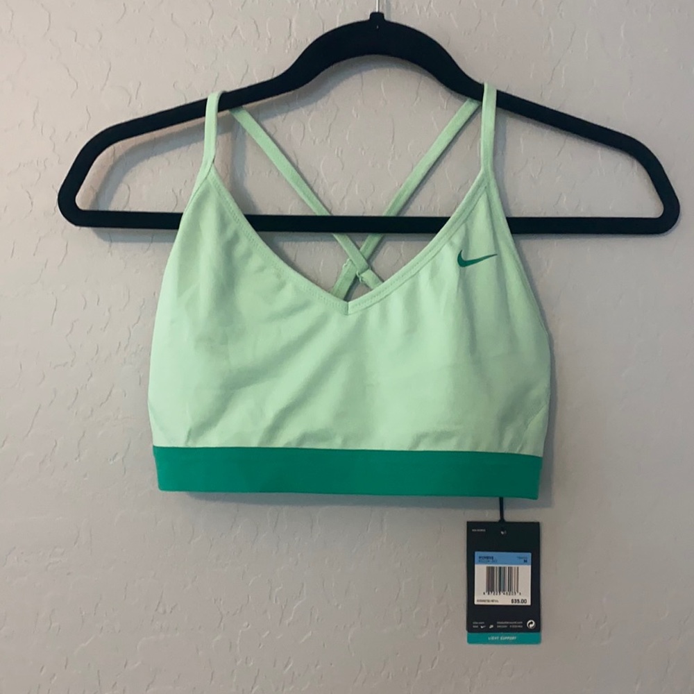 NWT Nike sports bra